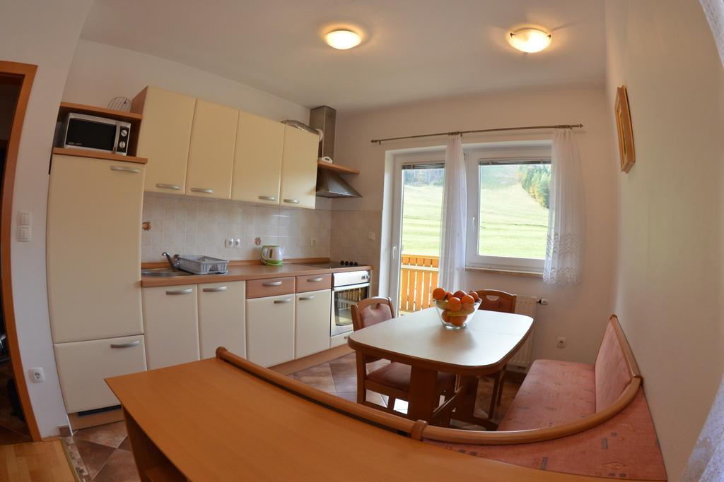 Apartments Rozic كْرانْيِسكا غورا الغرفة الصورة