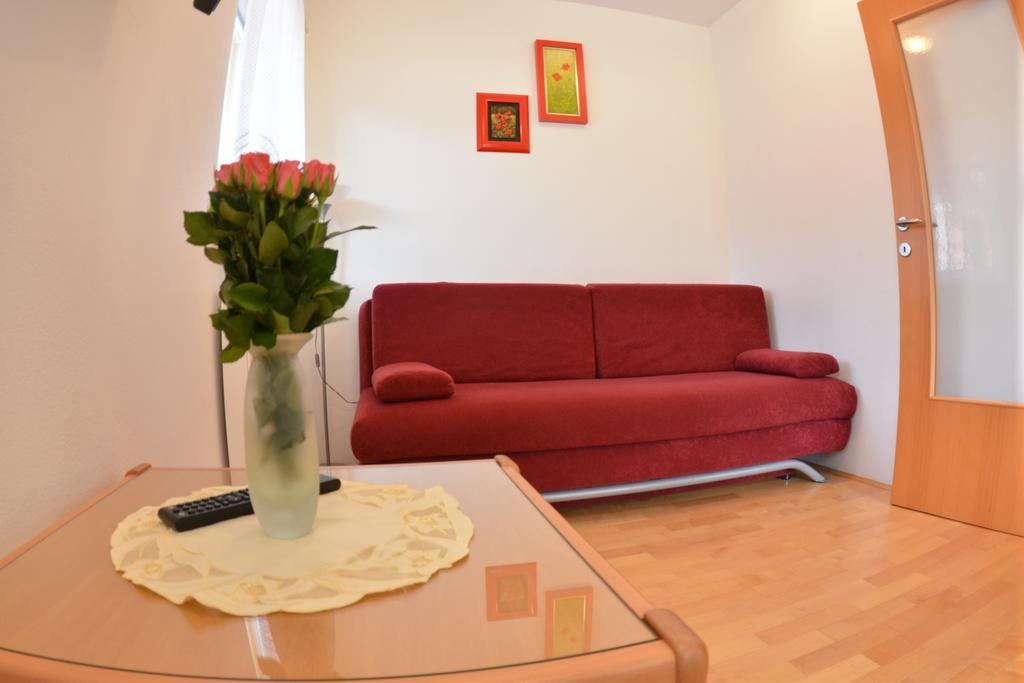 Apartments Rozic كْرانْيِسكا غورا الغرفة الصورة